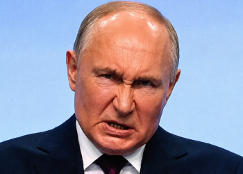 Încă o reușită a ucrainenilor! Putin este nevoit să oblige proprietarii rafinăriilor și ai celorlalte obiective vizate de dronele ucrainene să ia măsuri pentru protecția acestora, deși nu pot achiziționa sisteme de luptă. Ce riscă cei care nu respectă ordinul de la Kremlin