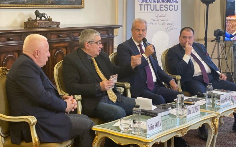 fota adrian nastase1