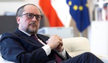 Ministrul austriac de Externe elogiază Rusia și apără o mare bancă din Austria care acordă facilități financiare armatei invadatoare