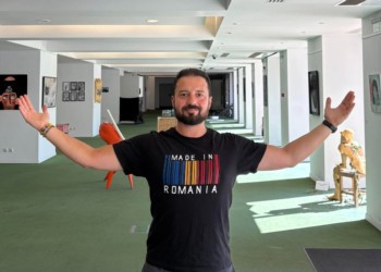 VIDEO. Cine este românul care i-a strigat pro-rusului Călin Georgescu la Alba Iulia „Marș la Moscova!” / Protestatarul este doctor în economie și este categoric în privința lui CG: „Este un trădător! Manipulează niște oameni care au, poate, unii dintre ei, cele mai bune intenții. Dar îi păcălește, îi minte!”