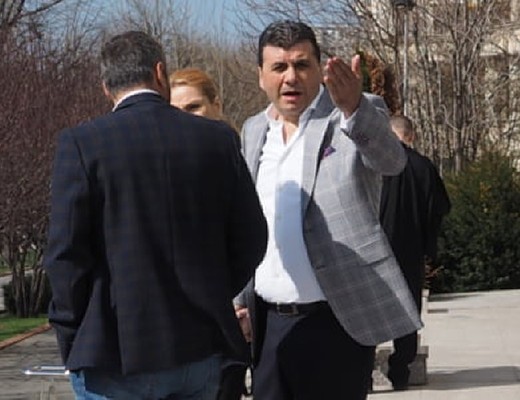 Primăria Sectorului 1 se pregătește să dea familiei lui Maricel Păcuraru un contract de curățenie de aproape 35 milioane de lei. „Regina contractelor cu statul” contestă însă atribuirea în instanță