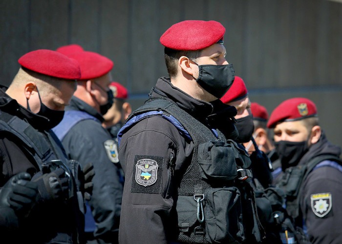 Grup de provocatori suspectat că ar fi finanțat de Rusia, reținut de polițiștii ucraineni