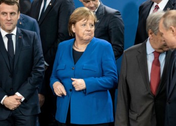 Inițiativa unei întâlniri a reprezentanților Uniunii Europene cu Putin, gândită de Germania și Franța, a fost respinsă categoric de majoritatea țărilor europene în ședința de noaptea trecută
