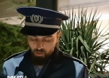 VIDEO. Poliția personală a lui Ion Iliescu comite un abuz halucinant: i-a reținut permisul auto lui Marian Ceaușescu pentru că a făcut gălăgie în fața casei bătrânului criminal comunist