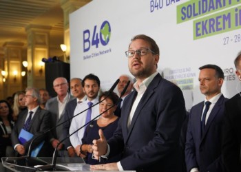 Dominic Fritz și alți primari de mari orașe europene nu au fost lăsați să-l viziteze la închisoare pe Ekrem İmamoğlu, primarul Istanbulului / Edilul Timișoarei dezvăluie că protestele și arestările politice continuă simultan: „Turcii nu tac. Sunt proteste cu zeci de mii de oameni. Am participat ieri la unul, după ce a fost arestat și un primar de sector”