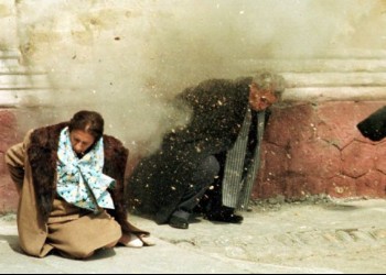 Execuția Ceaușeștilor. Mulți nu își puteau imagina viața cotidiană fără dictatorul analfabet, fără aparițiile lui zilnice – tv, afișe, mitinguri, filme, radio, ziare