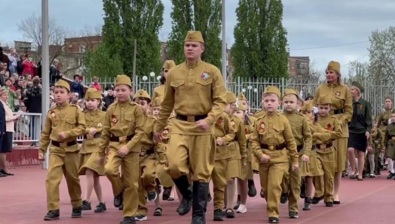 FOTO. Rusisme: în orașul Yeisk din Krasnodar a fost organizată o paradă militară a copiilor de grădiniță