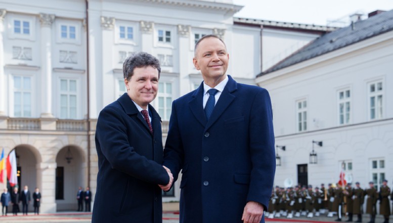 Summitul B9 de la București. Reuniunea va fi co-prezidată de Nicușor Dan și Karol Nawrocki, președintele Poloniei. Printre invitați, Volodimir Zelenski și Mark Rutte. SUA au trimis un subsecretar de stat