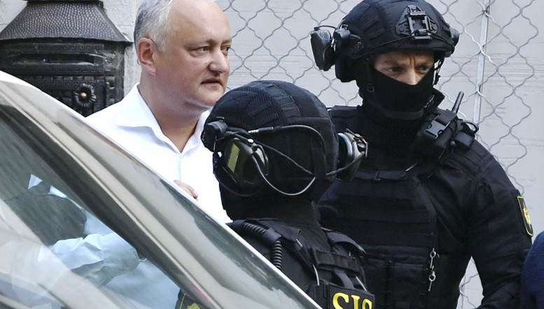 Curtea de Apel Chișinău decide soarta infractorului rusofil Igor Dodon: va continua să rumege documente în viloiul de la Buiucani sau va fi transferat la Penitenciarul 13, într-o celulă ”russkii standart”?