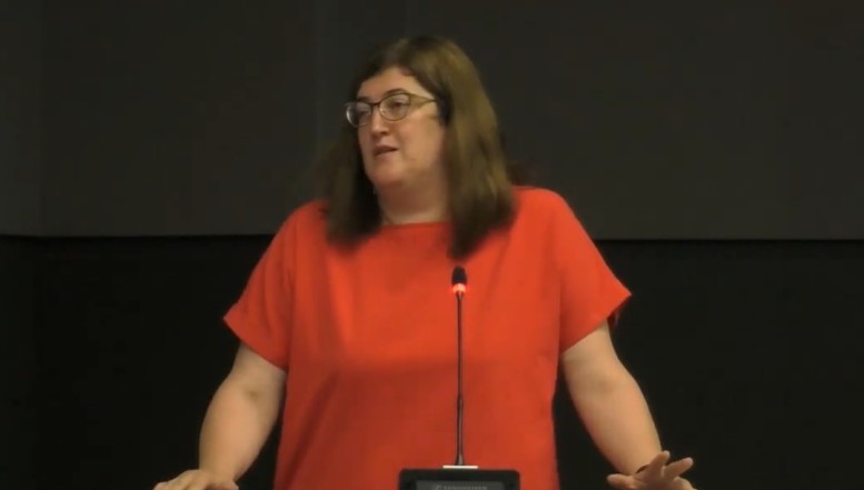 VIDEO. O pesedistă agramată care a văzut diavolul în Piața Victoriei a fost numită în conducerea Directoratului pentru Securitate Cibernetică / Mare admiratoare a Chinei și a lui Adrian Năstase, ea este și directoare de școală „europeană” / Guvernul Grindeanu o înșurubase în sinecuri impresionante