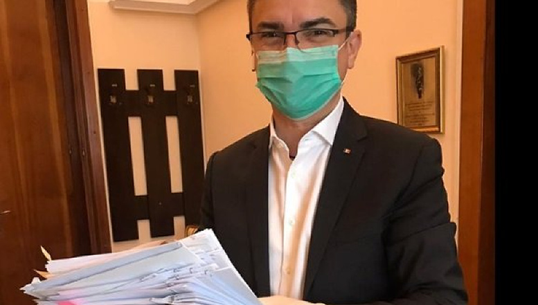 Un alt privilegiat al pandemiei! Primarul Mihai Chirica, testat preferențial și pe pile pentru coronavirus. Medicii ieșeni de la ATI sunt siderați 