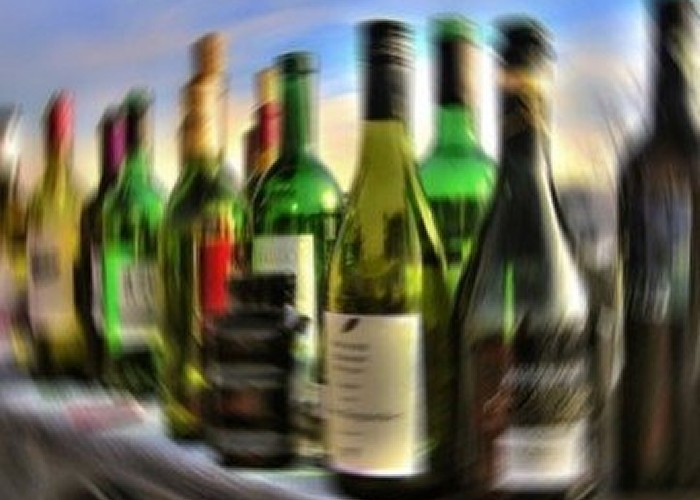 Istanbul: 20 de oameni au murit după ce au băut lichior contrafăcut crezând că astfel vor fi feriți de COVID-19. Alți 34 sunt spitalizați