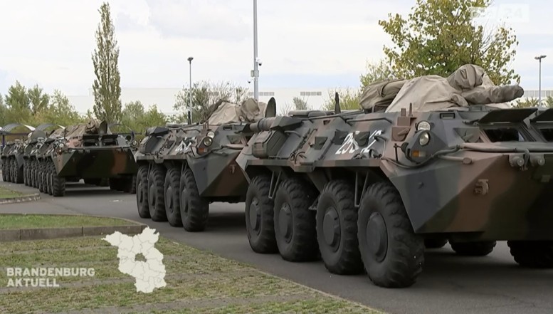 VIDEO: Blindatele românești s-au făcut de râsul NATO, murdărind cu ulei și carburanți șoselele Germaniei!