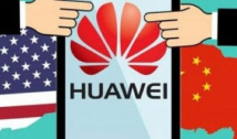 Huawei îngenunchează în fața SUA! Fondatorul companiei: ne-ar lua până la 300 de ani să depășim singuri Google și Apple!