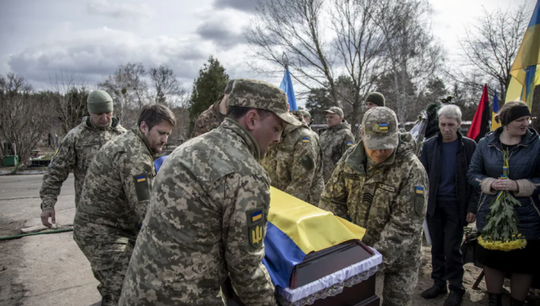 "Îi vom găsi pe acești monștri!". Ucraina reacționează dur la imaginile cu decapitarea de către militarii ruși a unui prizonier ucrainean