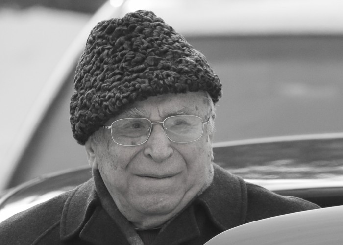 EXCLUSIV. Criminalul comunist Ion Iliescu a fost și un prolific colaborator / coordonator al Securității. La începutul anilor ‘70, le cerea șefilor securiști să-i dea pe mâna lui, la UTC, pe tinerii arestați, pentru a-i reeduca pe șantiere. La Iași a coordonat organele de Securitate. La începutul anilor ‘60, Iliescu superviza anchetele care îi ținteau pe studenți