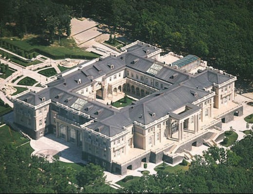 Forțele ucrainene, tot mai aproape de PALATUL lui Vladimir Putin de la Marea Neagră. Dronele Kievului au distrus deja o parte semnificativă a apărării antiaeriene și de bruiaj care protejează somptuoasa locuință, evaluată la peste 1 miliard de dolari