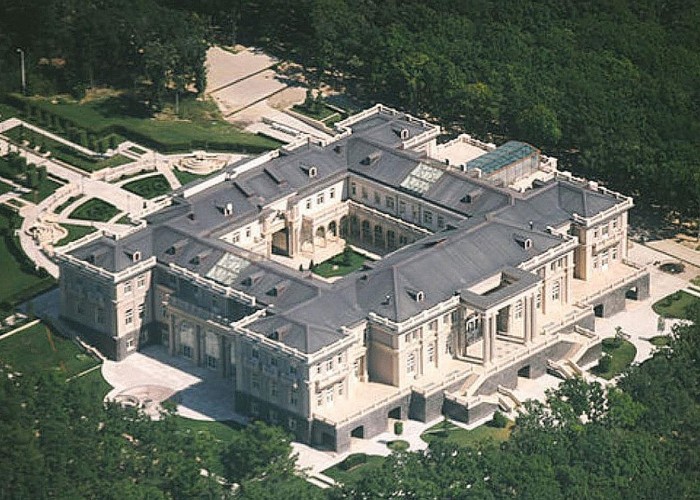 Forțele ucrainene, tot mai aproape de PALATUL lui Vladimir Putin de la Marea Neagră. Dronele Kievului au distrus deja o parte semnificativă a apărării antiaeriene și de bruiaj care protejează somptuoasa locuință, evaluată la peste 1 miliard de dolari