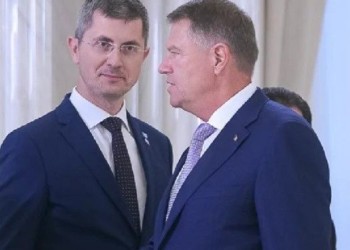 „Negocierile pentru viitorul guvern îi apropie pe Dan Barna și Klaus Iohannis”. Momentele în care președintele a mers pe mâna USRPLUS, nu a PNL