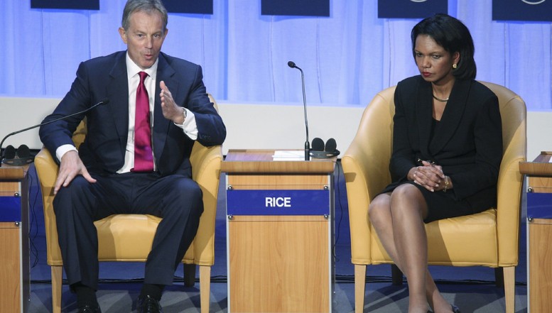 Tony Blair califică drept „imbecilă” decizia SUA de retragere a trupelor. „Afganistanul a fost returnat grupării care a organizat masacrele din 11 septembrie” / „Am făcut-o în aplauzele tuturor grupărilor jihadiste din lume” / Condoleezza Rice critică și ea retragerea americană, apreciind că victoriile contra terorismului aveau nevoie de mai mult timp pentru a fi consolidate