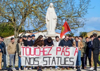 Încă o dispută în Franța referitoare la supremația laicității și negarea tradiției istorice și religioase. Cazul statuii Sfintei Fecioare Maria din localitatea Flotte-en-Ré