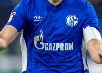 Schalke 04 a dat jos de pe tricouri sigla sponsorului Gazprom după invadarea Ucrainei de către Rusia