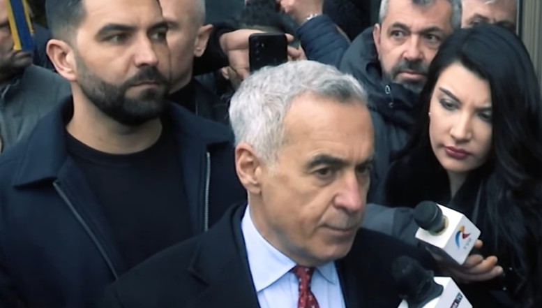 VIDEO Călin Georgescu își ceartă simpatizanții, trimițându-i la muncă în loc să trăncănească toată ziua pe Facebook, TikTok și alte platforme sociale: "Să se ocupe de construcție, să-și împartă proiecte!"