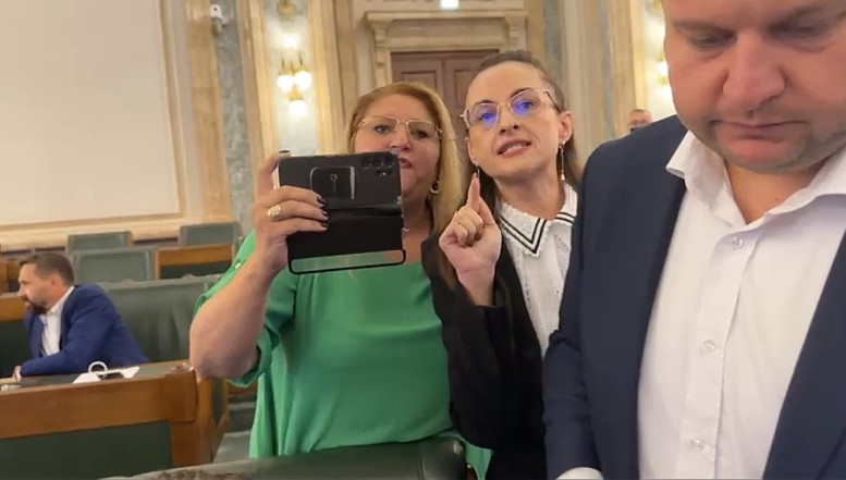 VIDEO: Țipete, acuzații și jigniri la Senat pe marginea violului comis în tabăra de vară a AUR. Diana Șoșoacă și Rodica Boancă l-au încolțit pe George Simion, strigându-i că apără violatorii de partid