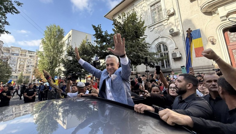 VIDEO. Călin Georgescu trimite bezele disperate către PSD, cerându-i să se trezească în conștiință și să pună capăt „soroșismului bancar” / Semnalul vine la scurtă vreme după ce AUR a lansat propunerea unui guvern cu PSD condus de admiratorul lui Vladimir Putin, inculpat pentru infracțiuni grave