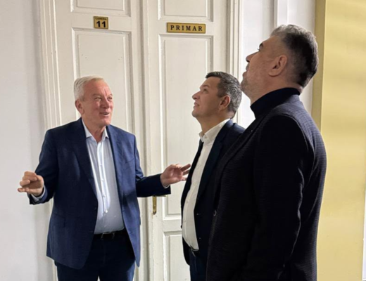 VIDEO Primarul PSD Constantin Toma a dezvăluit în detaliu planul colegilor săi de partid pentru fraudarea alegerilor prezidențiale din 2024. „Am fost chemați la Vila Lac de Paul Stănescu, 33 de organizații. Ni s-a spus: „Trebuie să aduceți voturi”.  Se vorbește că Pieleanu ar fi avut această idee minunată”