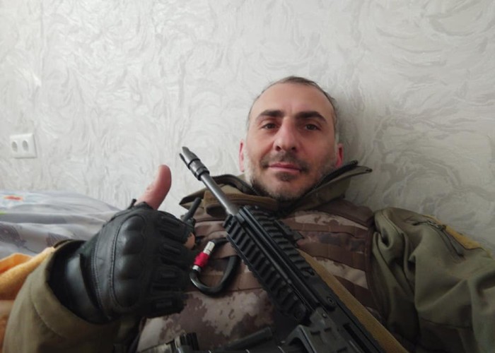VIDEO. Parlamentarul din Georgia care luptă voluntar în Ucraina. El s-a aflat, mai multe zile, în prima linie la Irpin. Ce povestește politicianul, care este și lider de partid, despre armata rusă