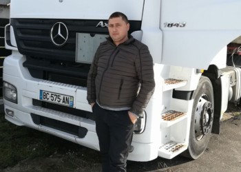 Cum a ajuns un șofer modest să primească de la stat, fără licitație, zeci de milioane de euro, bani pentru refacerea sistemului de irigații, pentru ca apoi să-i vireze către buzunarele familiei lui Paul Stănescu, baronul PSD de Olt