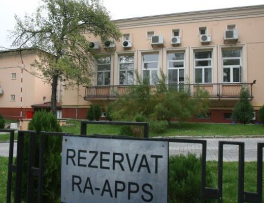 Guvernul obligă RA-APPS să publice lista completă a imobilelor și a beneficiarilor contractelor. Românii vor putea afla astfel cine folosește aceste imobile, prin ce tip de contract, dacă au fost date direct sau prin licitație, cât costă contractele și pe ce durată au fost încheiate