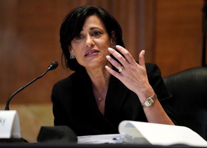 Mesaj îngrijorător din SUA: COVID-19 ar fi la doar câteva mutații distanță de variantele care s-ar putea sustrage complet vaccinurilor