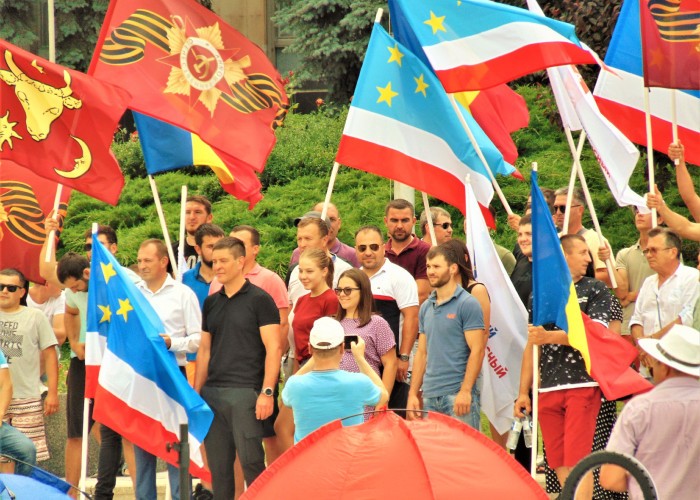 EXCLUSIV Grupaj FOTO: Operațiune FSB în fața Guvernului de la Chișinău. Agentul Kalinin și partidulețul său fătat la Moscova