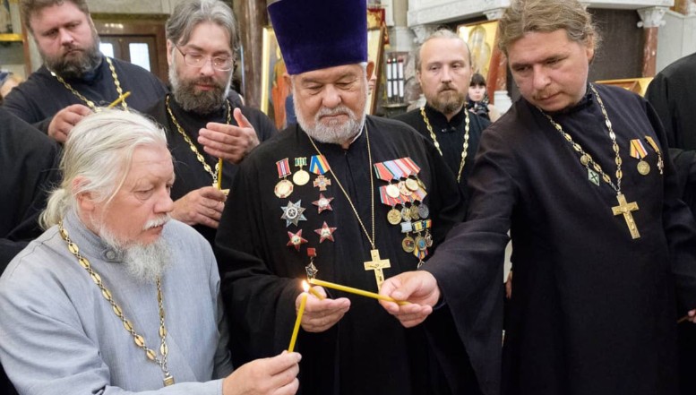 VIDEO. Biserica Ortodoxă Rusă are propriile companii de mercenari care recrutează și instruiesc enoriași pentru războiul din Ucraina. Acestea sunt finanțate de „grupuri financiare și industriale apropiate lui Putin”