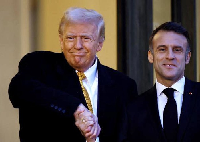 VIDEO Donald Trump, atac furibund, aparent din senin, la adresa lui Emmanuel Macron: „E în căutare de publicitate. Habar nu are de ce mă întorc la Washington!”. Ce l-a iritat pe liderul american? Vizita în Groenlanda sau șușotelile cu Giorgia Meloni?