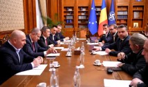 PSD primește ministere vitale care ar trebui reformate din temelii. Social-democrații nu par însă dispuși să vină cu figuri noi, reciclând aceiași incompetenți care au produs și prezentul dezastru bugetar. Societatea civilă este siderată! „Sper ca Nicușor Dan și Bolojan să-i oprească. Nu se poate să avem aceiași penali și expirați pe care-i știm, cu nume și prenume!”
