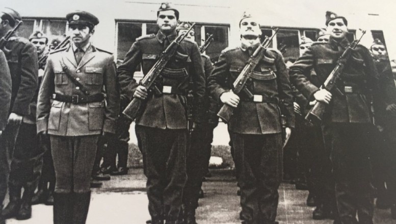 FOTO: Aventurile soldatului comunist Bombonel. Adrian Năstase se laudă că se cocoța pe TAB-uri, înarmat cu mitraliere, și că alerga prin Munții Făgăraș!