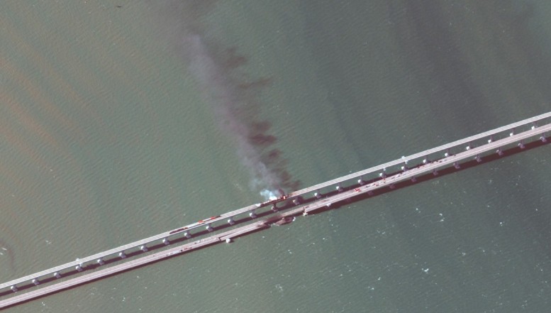 VIDEO. Imagini de o frumusețe rară! Explozia de pe Podul Kerci, surprinsă din satelit. Presa ucraineană: atacul a fost orchestrat de serviciile secrete de la Kiev / De ce avarierea lui ar putea fi decisivă pentru războiul din Ucraina