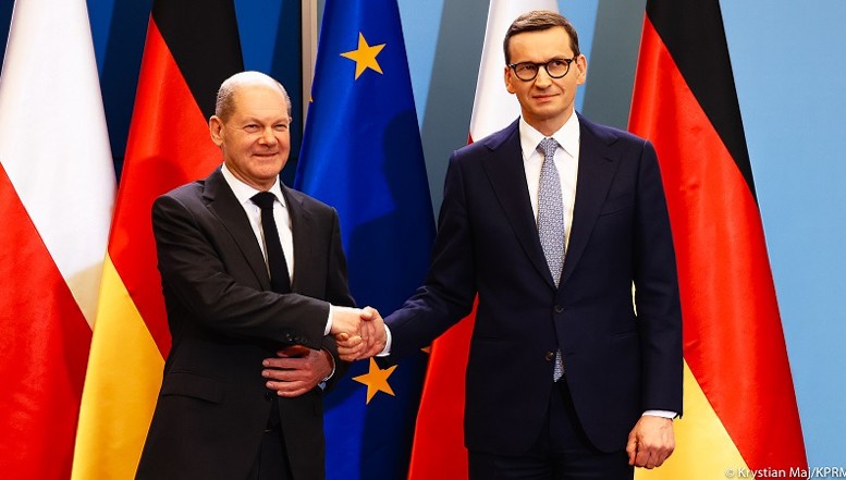 Premierul Poloniei transmite că va încerca să convingă Germania să adopte o poziție mai fermă împotriva Rusiei. Cele 2 paliere pe care se vor purta discuțiile