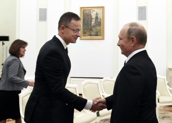 Ministrul de Externe al Ungariei a mers la Moscova cu un alai de directori de companii pentru a consolida relațiile ruso-maghiare. Cui i-a dat undă verde să facă investiții pe bandă rulantă în Rusia