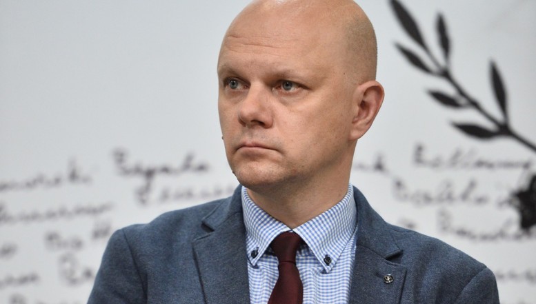 Profesorul Ioan Stanomir explică de ce Iranul nu trebuie să aibă arma nucleară. „Statul Israel are un drept inalienabil la existenţă, ca şi un drept natural la apărarea împotriva inamicilor săi”