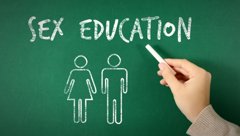 Guvernul de la Varșovia a introdus în școli, ca materie opțională, educația pentru sănătate, inclusiv sexuală. Pentru ce segment de vârstă sunt concepute cursurile