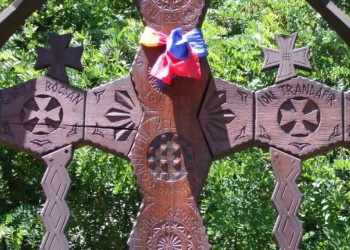 Troița de la Tâncăbești va fi restaurată! APELUL sculptorului Cristian Ivanof, autorul monumentului recent vandalizat de extremiștii stângii. Ivanof este concesionar pe viață al amplasamentului de la Tâncăbești