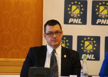 Ovidiu Raețchi: "Firea este cel mai bun mobilizator al dreptei la vot de la Ponta încoace!"