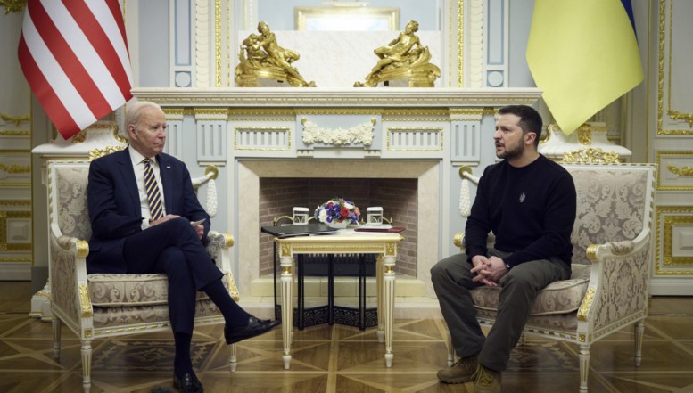 Financial Times: Administrația Biden ar fi cerut Ucrainei să NU mai atace rafinăriile și infrastructura petrolieră din Rusia. Motivele