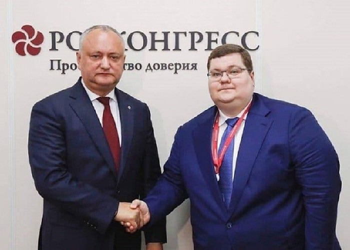 Tovarășul lui Dodon, Igor Ceaika, și consultanții FSB-GRU ai PSRM, sancționați de SUA pentru implicarea în alegeri. Ceaika și Dmitri Peskov, purtătorul de cuvânt al Kremlinului, au elaborat planuri detaliate pentru menținerea R.Moldova pe orbita Rusiei