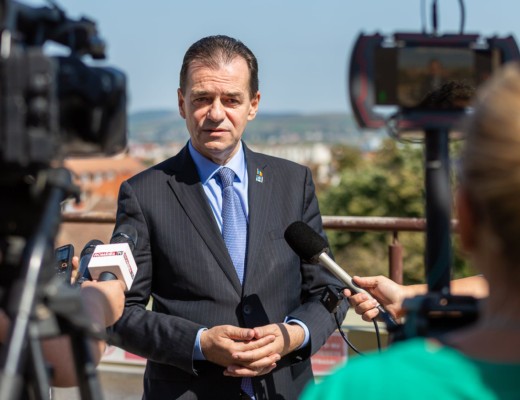 Ludovic Orban subliniază că liberalii trebuie să evite sub orice formă, după moțiunea PSD-AUR, „nenorocirea pe care a provocat-o Iohannis, care a forțat conducerea PNL să se alieze cu PSD și să formeze guvernele nenorocite Ciucă - Ciolacu”