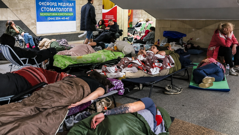 Fără apărare împotriva rachetelor balistice ruse, ucrainenii suferă din ce în ce mai mult din cauza numărului insuficient de adăposturi. Cât de tragică este situația în capitala vizată necontenit de bombardamentele ruse